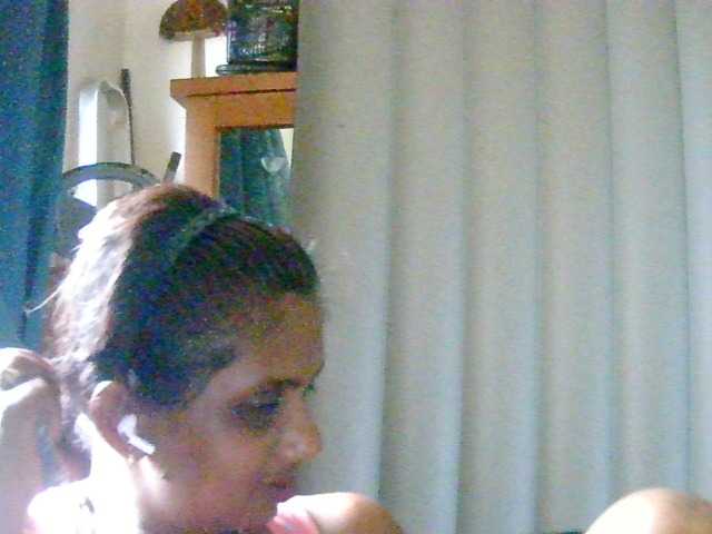 Anshia live cam on BongaCams