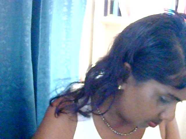 Anshia live webcam show