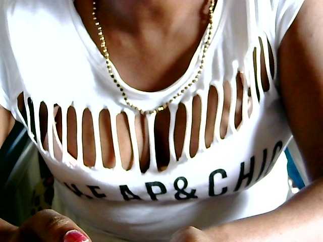 Anshia live cam on BongaCams