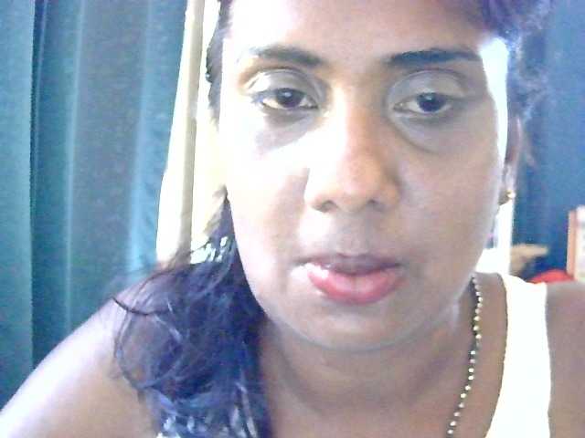 Anshia live webcam show