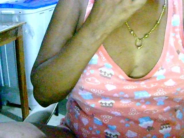 Anshia live cam on BongaCams