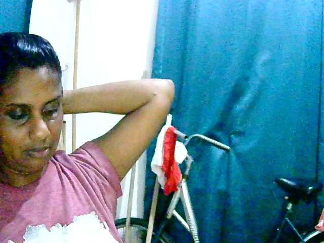 Anshia live cam on BongaCams