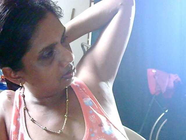 Anshia live cam on BongaCams