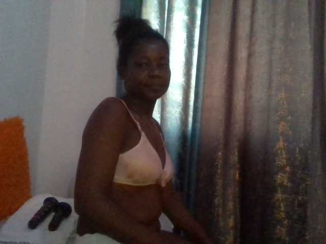 Hotloverrr Live Cam on BongaCams