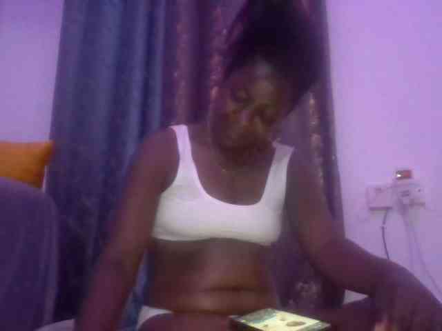 Hotloverrr Live Webcam on BongaCams