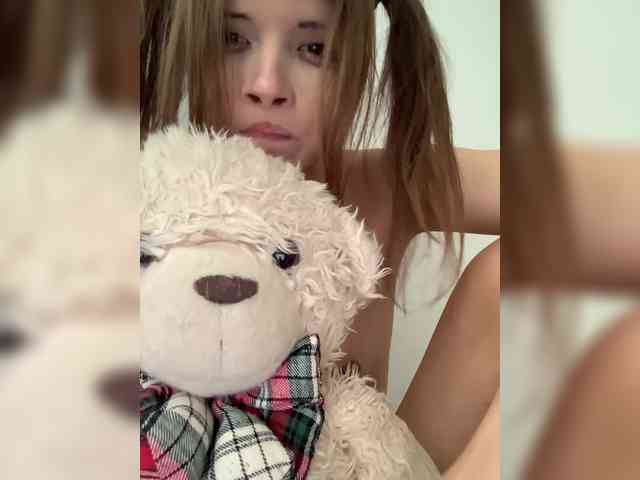 nefiq081 Live Webcam on BongaCams