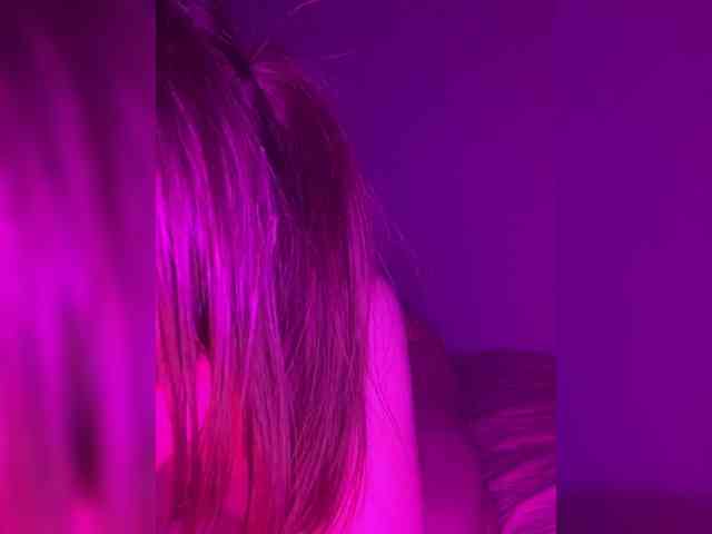 nefiq081 Live Webcam on BongaCams