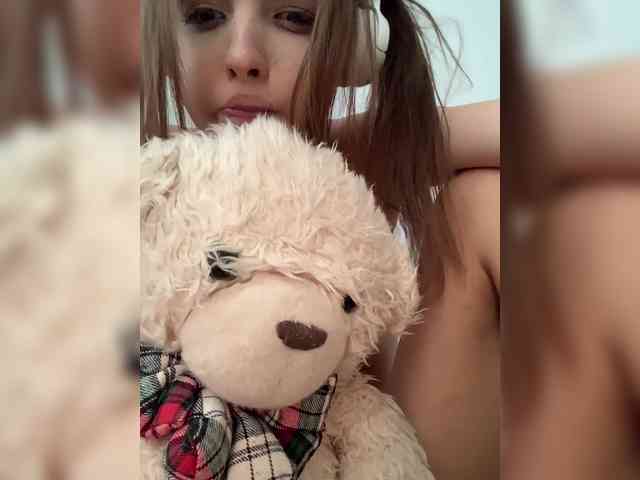 nefiq081 Live Webcam on BongaCams