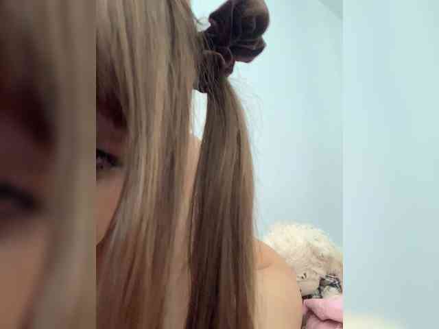 nefiq081 Live Webcam on BongaCams