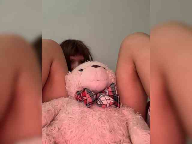 nefiq081 Live Webcam on BongaCams