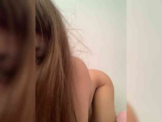 nefiq081 Live Webcam on BongaCams