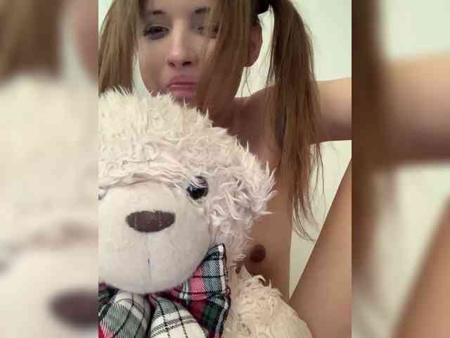 nefiq081 Live Webcam on BongaCams