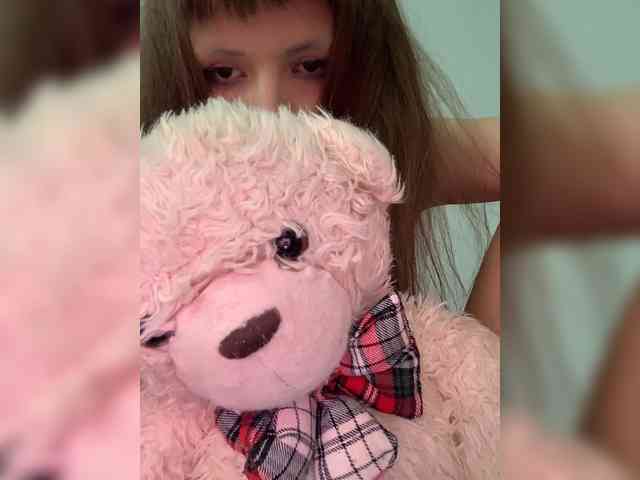 nefiq081 Live Webcam on BongaCams