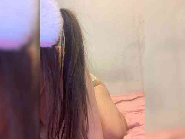 Cocucka_b_tecme's cam show statistics and live stream