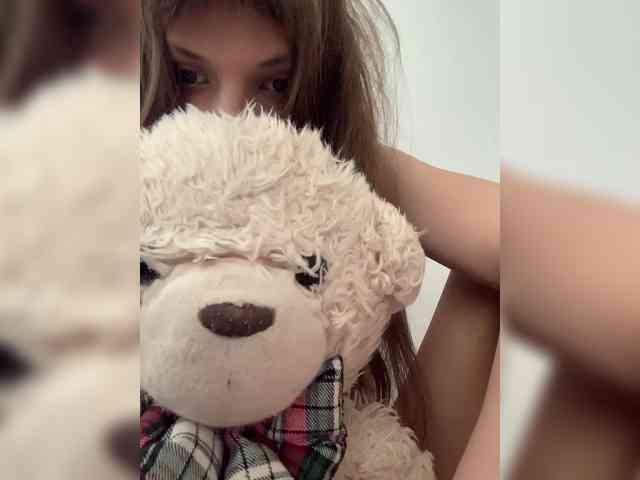 nefiq081 Live Webcam on BongaCams