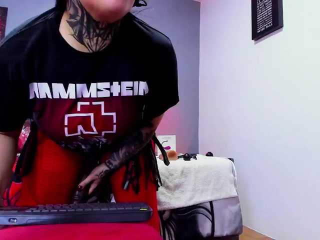 veronika-metalstar live cam on BongaCams