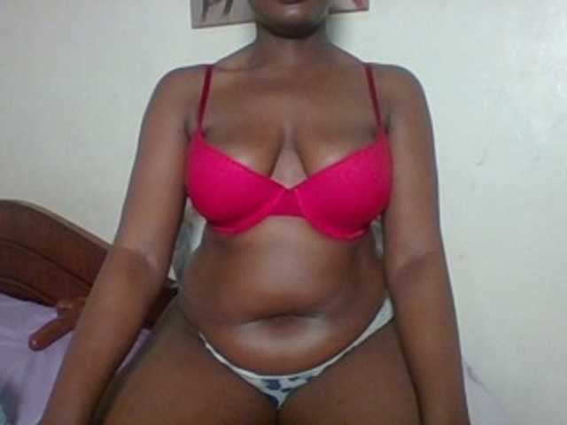 blackcherries live cam on BongaCams