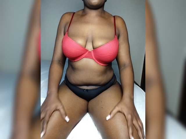 blackcherries live cam on BongaCams