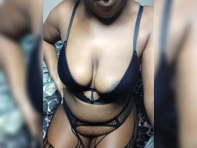 blackcherries live cam on BongaCams
