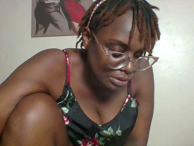 blackcherries live cam on BongaCams