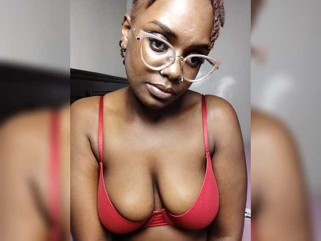 blackcherries live cam on BongaCams