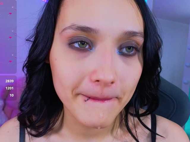 видео DarcyBlackwood