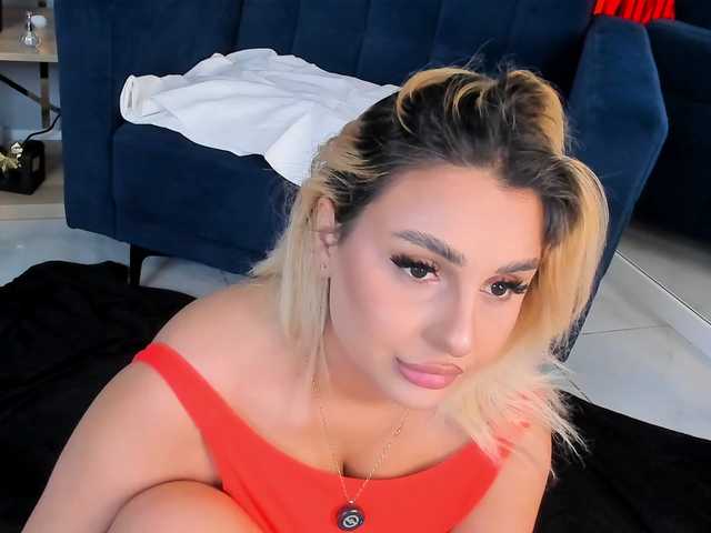 CurvyyVanessa