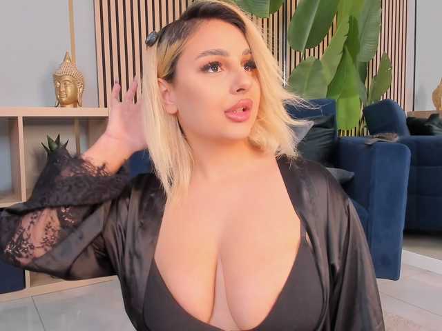 CurvyyVanessa