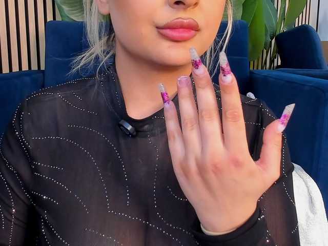 CurvyyVanessa