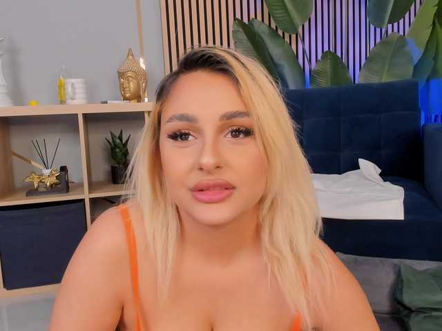 le modèle CurvyyVanessa est en webcam porno dans un show sur le site bongacams, il possède les tags suivants: White/Caucasian,Blonde,Shaved