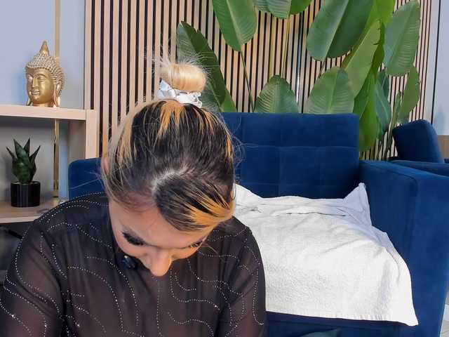 CurvyyVanessa