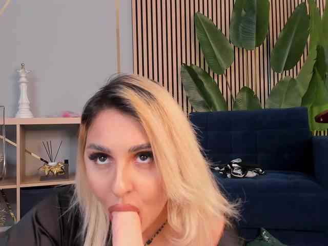 CurvyyVanessa