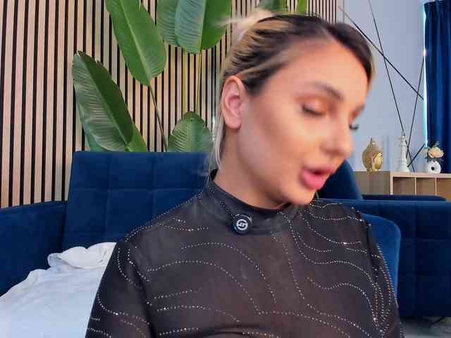 CurvyyVanessa