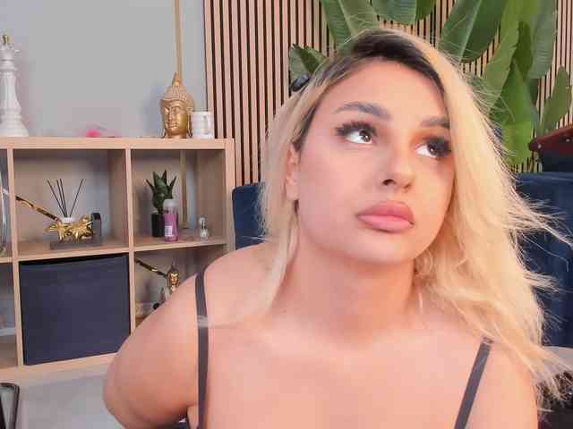 CurvyyVanessa