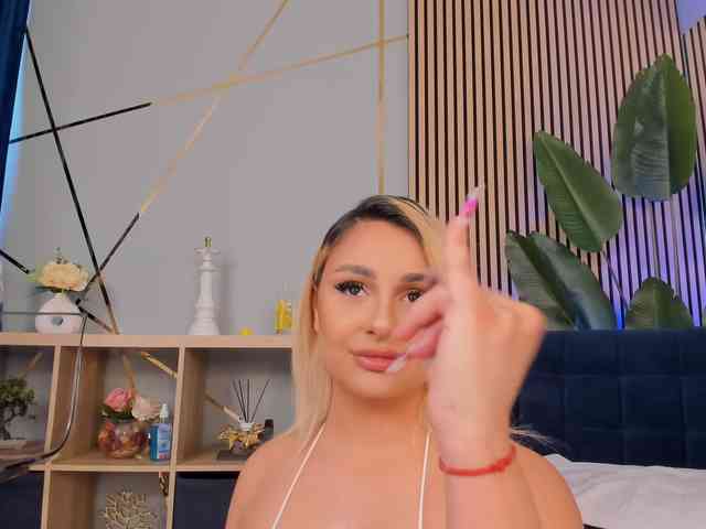 CurvyyVanessa