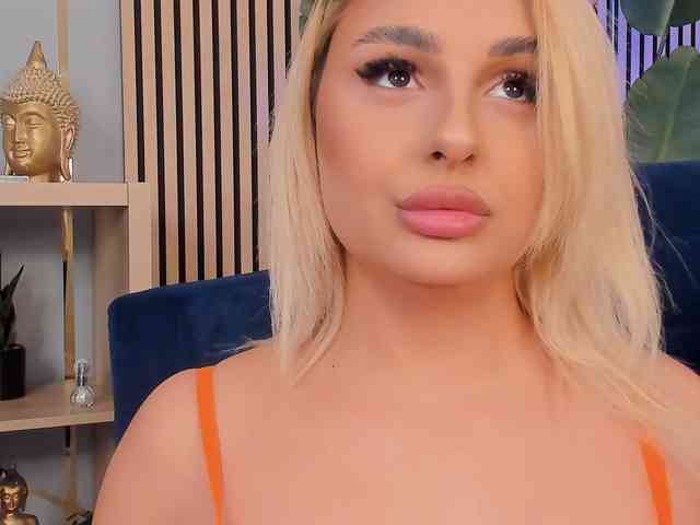CurvyyVanessa