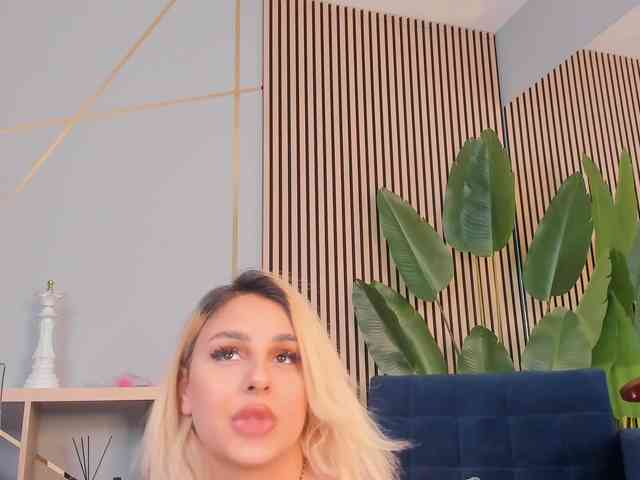 CurvyyVanessa