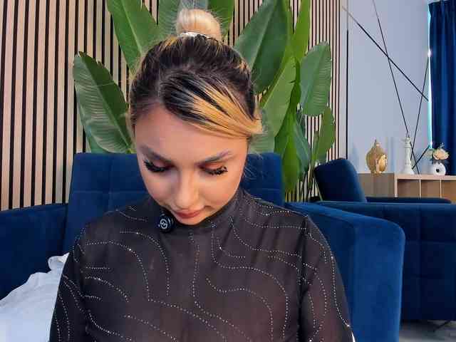 CurvyyVanessa