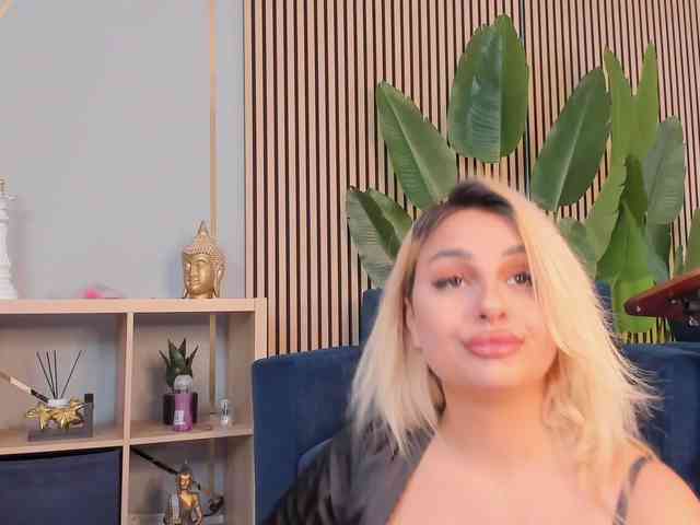 CurvyyVanessa