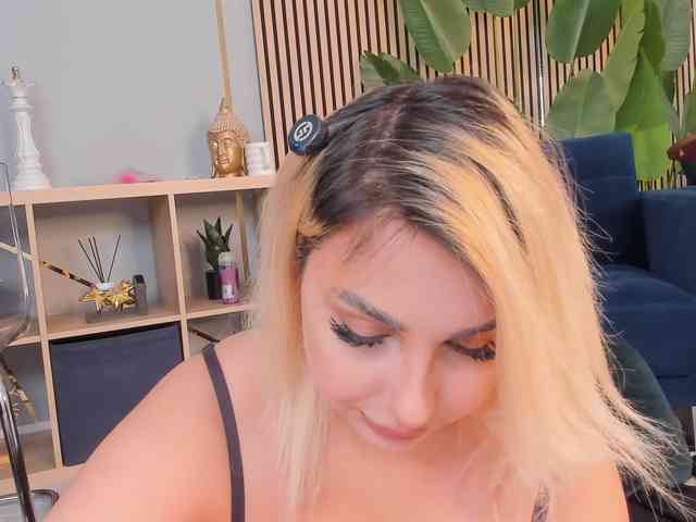CurvyyVanessa