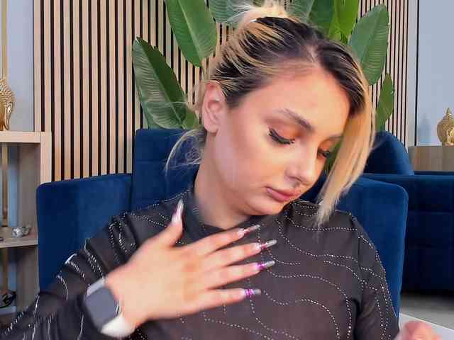 CurvyyVanessa