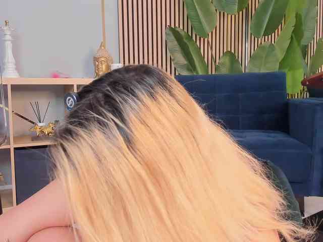 CurvyyVanessa