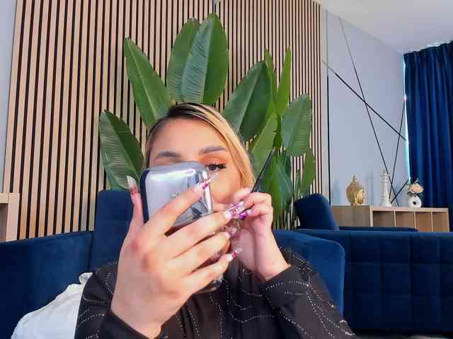 CurvyyVanessa