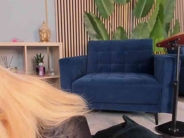 CurvyyVanessa