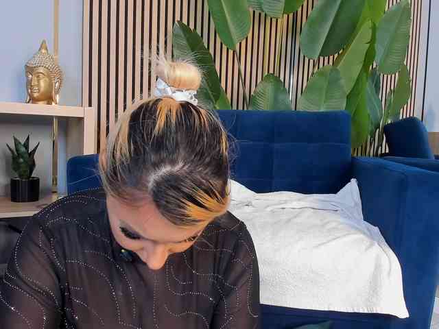 CurvyyVanessa