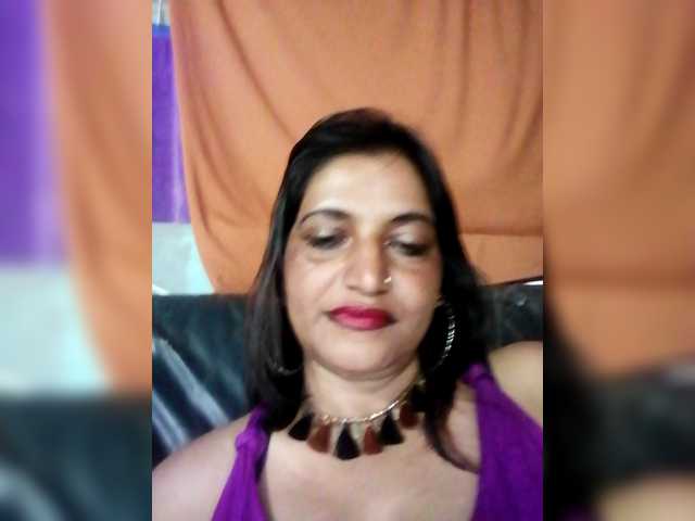 FiestyQueen's BongaCams show and profile