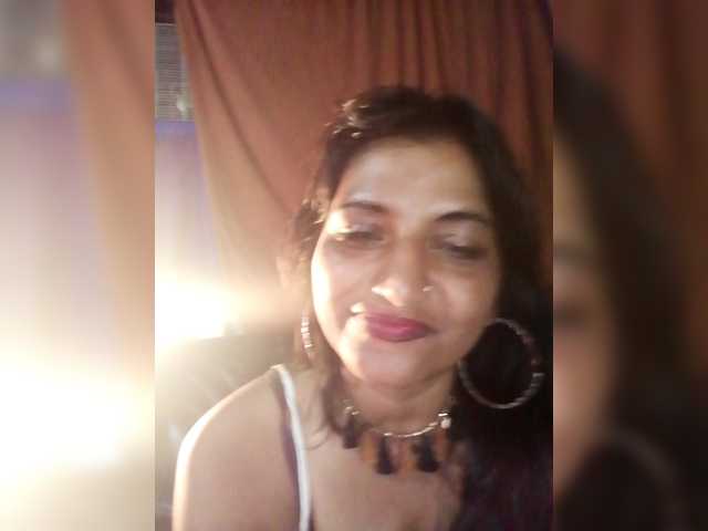 FiestyQueen's BongaCams show and profile