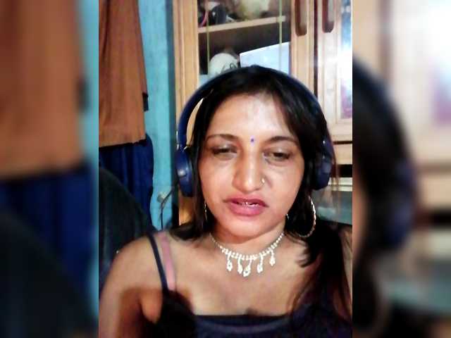 FiestyQueen's BongaCams show and profile