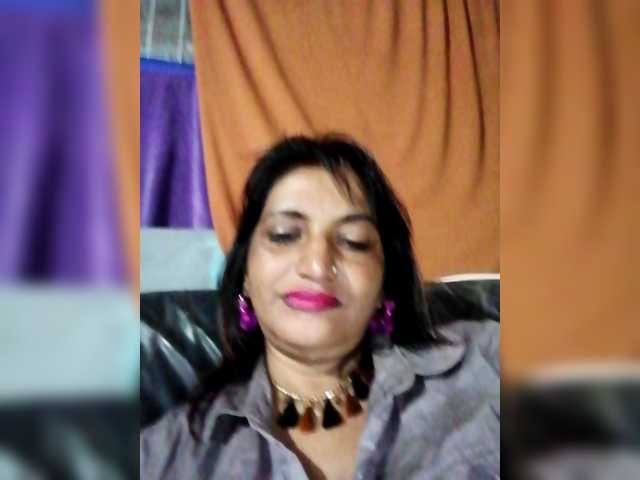 FiestyQueen's BongaCams show and profile