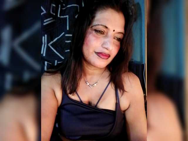 FiestyQueen live cam preview